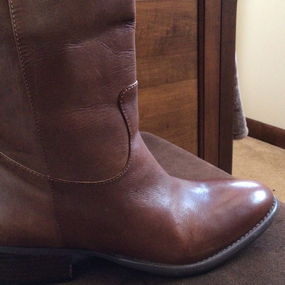 Donald J Pliner Prima 21 leather Riding Boot, Size 7M - Picture 5 of 9